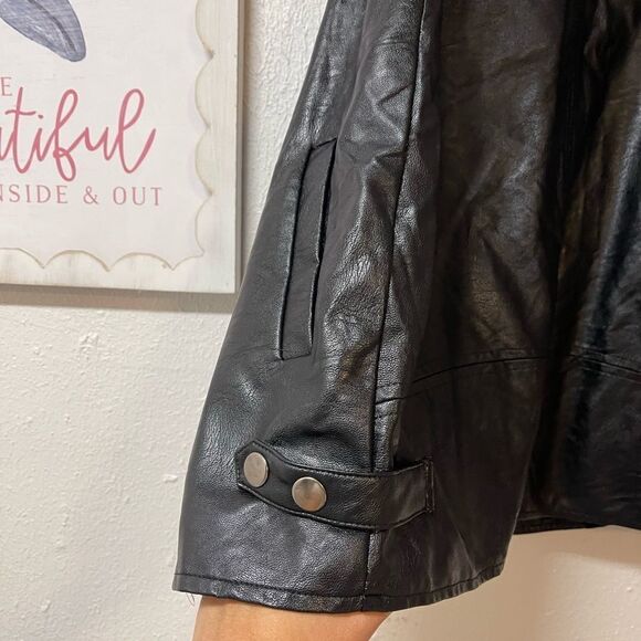 MinkPink vegan leather biker vest - Picture 5 of 8